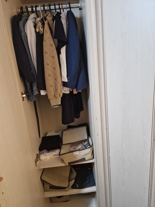 Срочно продам шкаф