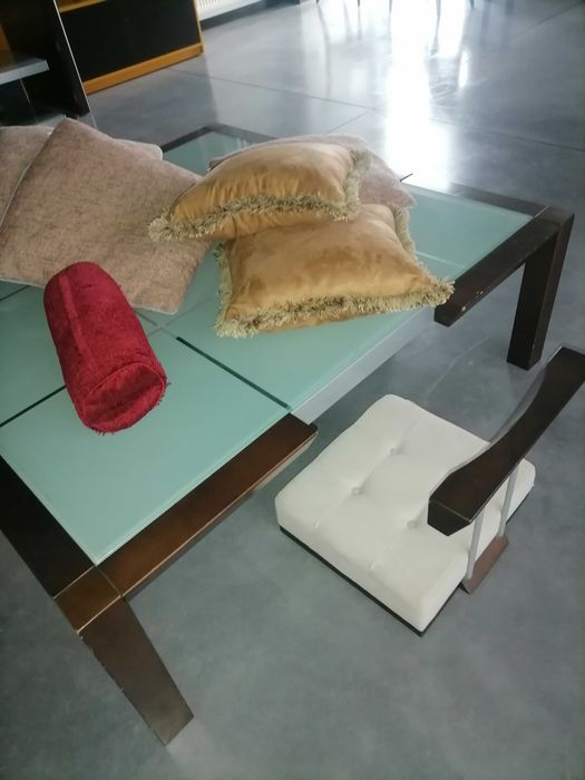 Маса и гардероби