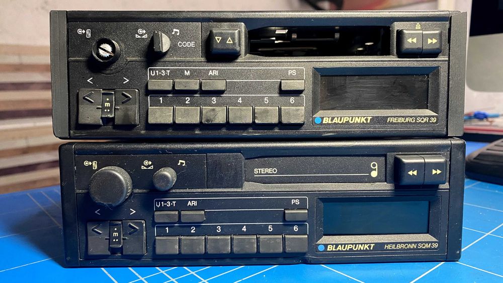 Radio-casetofon Blaupunkt Freiburg SQR39 si Blaupunkt Heilbronn SQM39