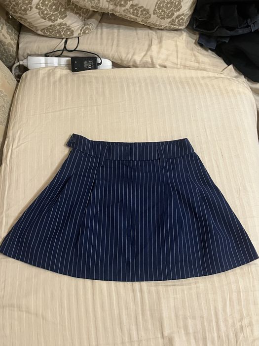 Поли -зара, хм, бершка,  къси, удобни, неносени Размер  - С и М ,