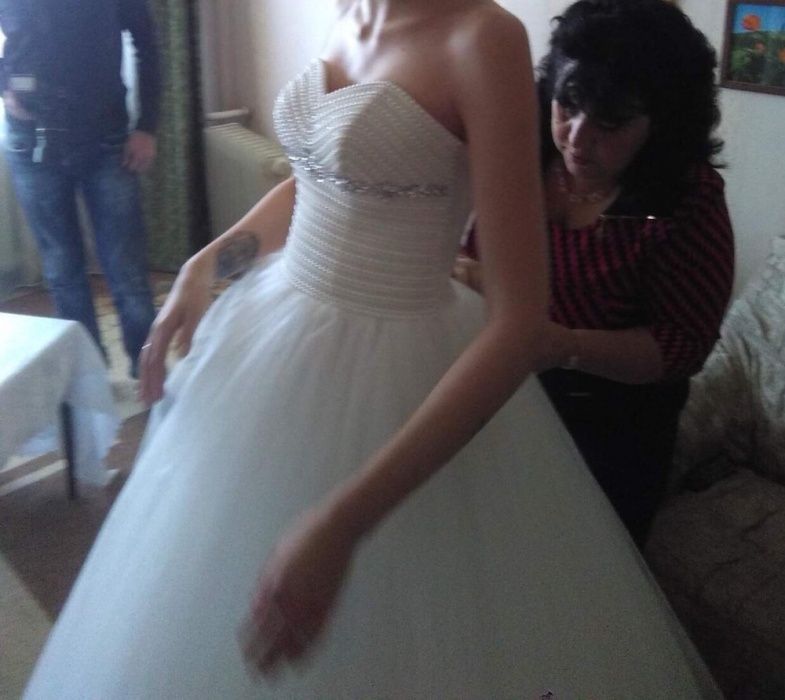 Продам шикарное свадебное платье