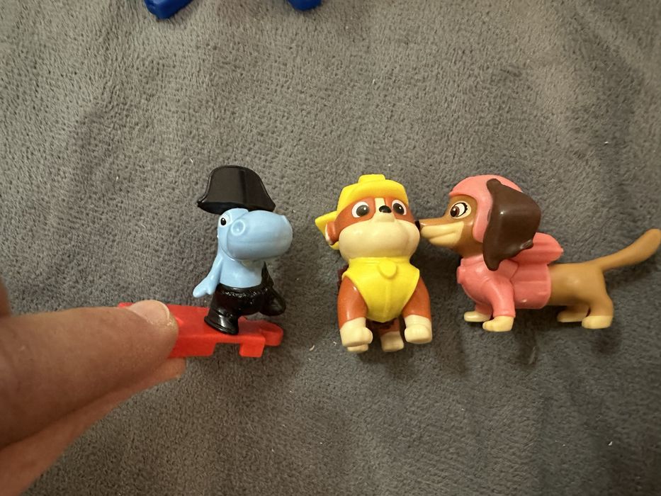 Киндера игрушки! !