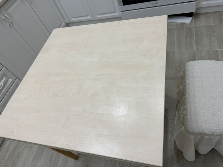 Продаю стол кухонный