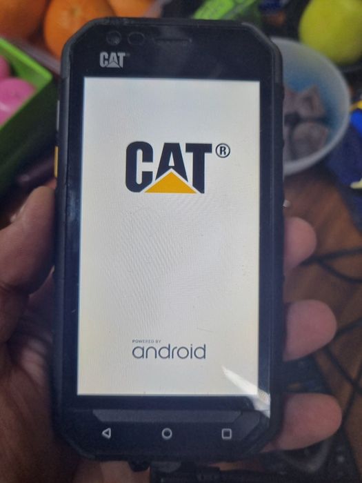 Telefon mobil CAT s30