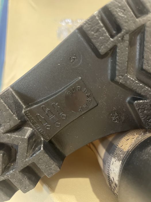 Гумени ботуши Burberry 35