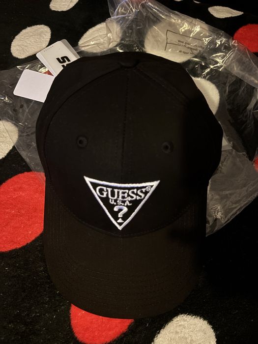 sapca guess ,nouă