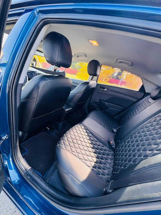 Продам машину Hyundai Solaris.