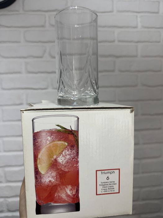 Бокалы, стаканы под сок