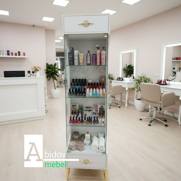 Витрина Hi-Tech для салона красоты / магазина профессиональной космети