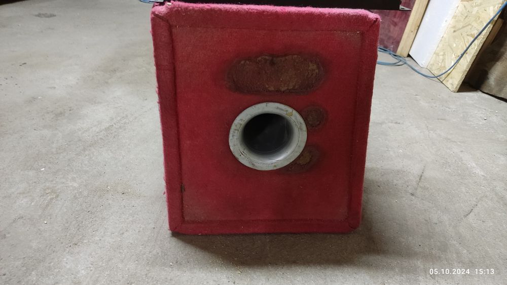 Продам сабвуфер с уселками