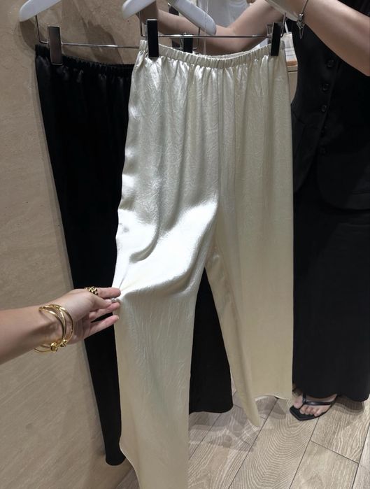 Атласные брюки новые