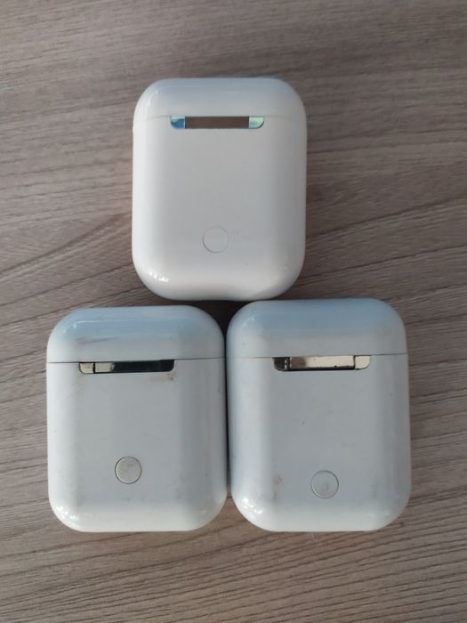 Продам без провод.наушники.3шт.