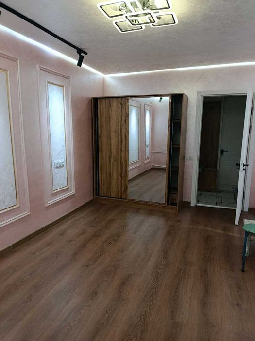 СРОЧНО 3 хонали тайёр евро квартира ижарага берилади