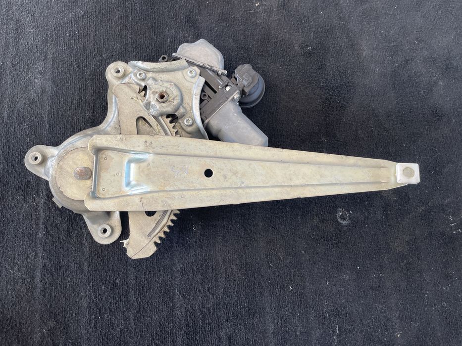 Macara geam dreapta spate Lexus CT 200h 2012 cod 6980322200