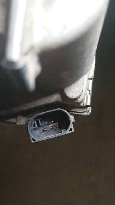 Дросельная заслонка на приору