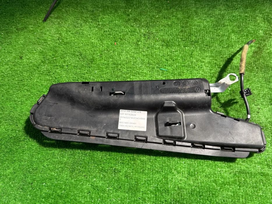 AIRBAG SCAUN R1 ( 2 BUC.) 2012 VW GOLF GTI 2.0 BENZINA COD OEM 5K4880242