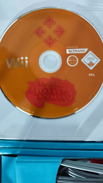 Consola Nintendo Wii  + 2 controllere + full box + adaptor HDMI