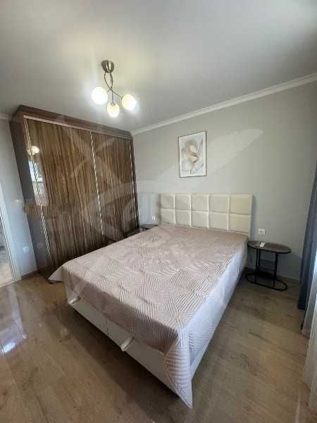 Продава се Тристаен апартамент в Пловдив, Съдийски - 100 кв.м за 2220 €/кв.м - Снимка #1