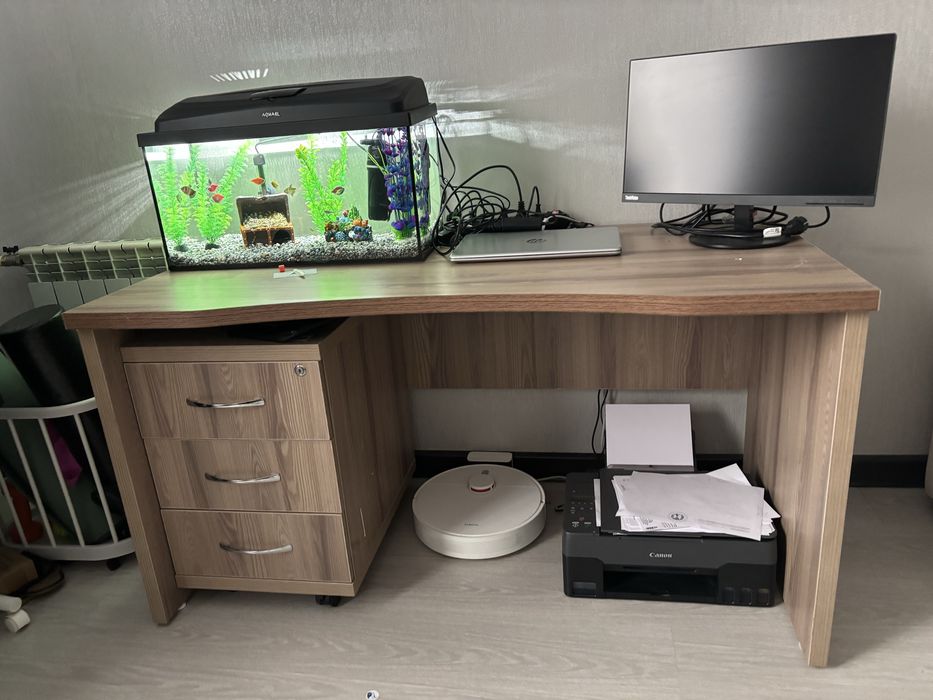 Рабочий стол офисный