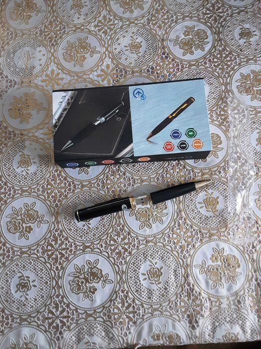 Ручка со встроенным флэш-накопителем