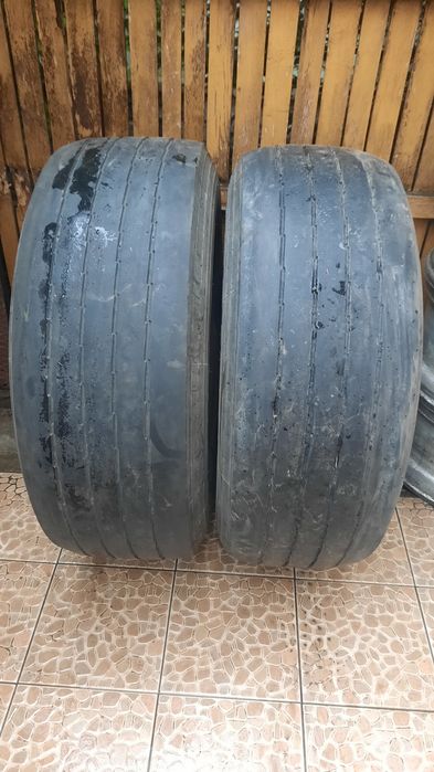 Vand 2 anvelope 385/65/22.5