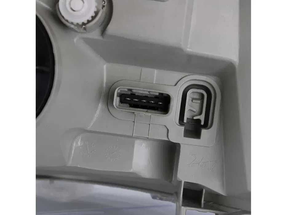 Far Faruri Renault Master (2004 - 2010) stanga - dreapta cu motor