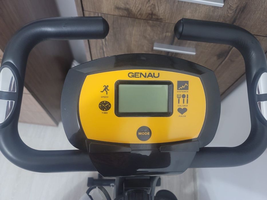 Велотренажер продам