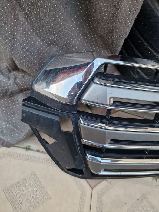 Решетка тойота ленд крузер 200.