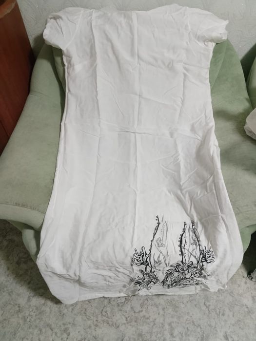 Продам два платья, женские б/у