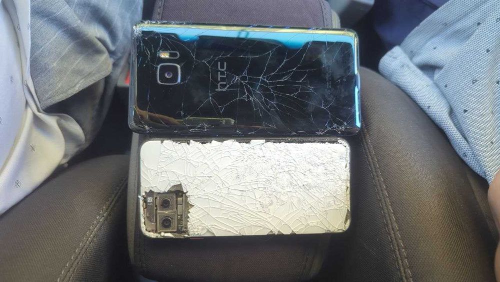 Pixel 4. HTC. Telefon Zapchastlar