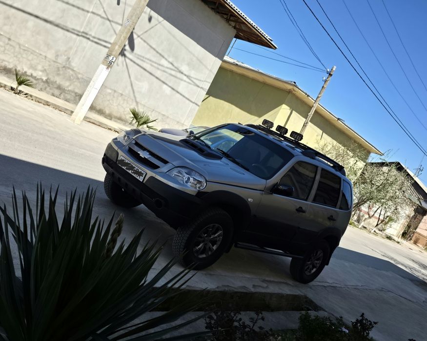 Niva 4x4 Sotiladi