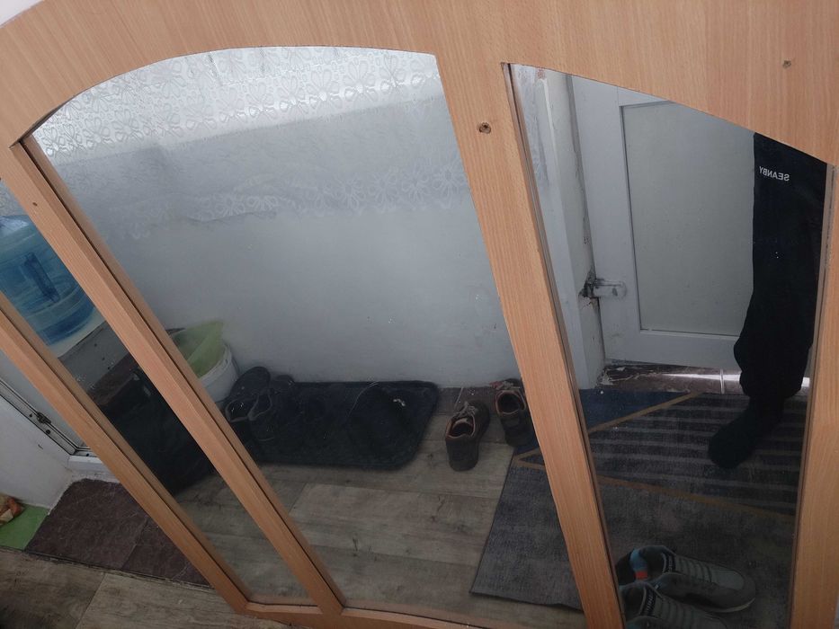 Продам зеркало недорого.          .