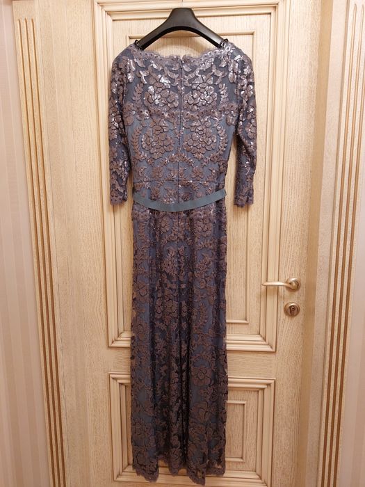 Срочно продам платья вечерние