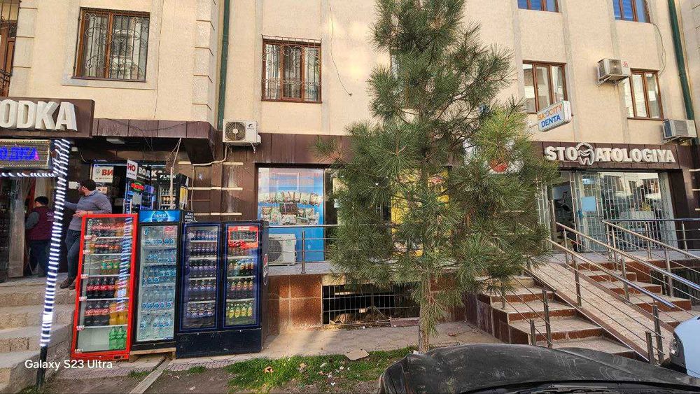 Сдаётся помещение на 1-этаже (107 квм) под магазин/офис и подвал!