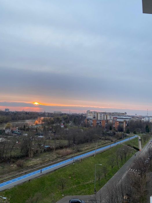 Dau in chirie  apartament 4 camere pe Malul Muresului