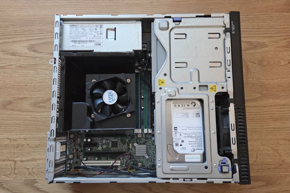 Компютър Lenovo ThinkCentre M93p 10A9 / i5 4570 / 8GB RAM / 500 HDD