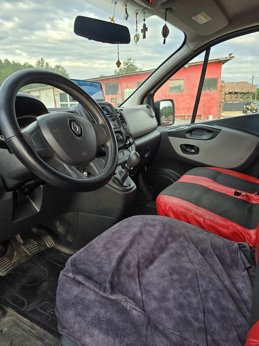 Vând Renault trafic 2018 8+1