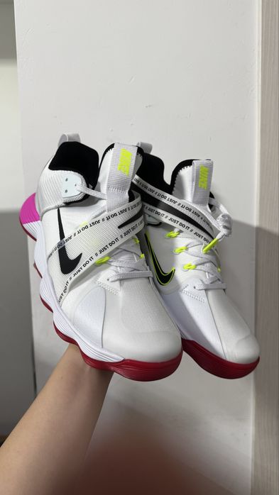 Nike кроссовки баскет