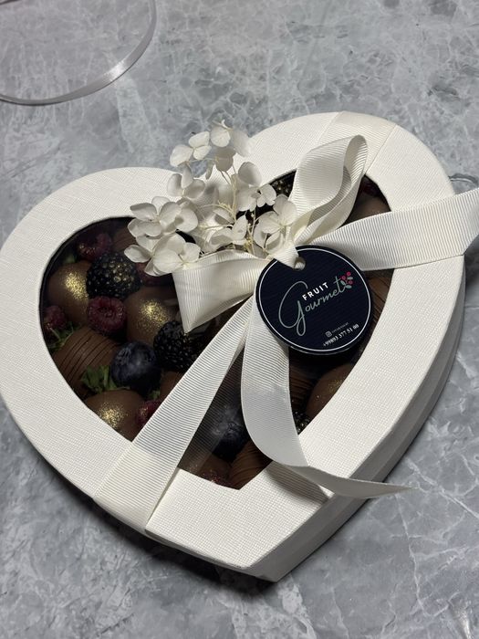 Клубника шоколад. Qulupnay shokolad. Подарки