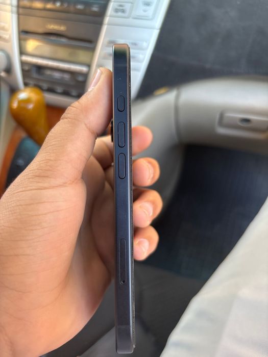 Продам Айфон 16