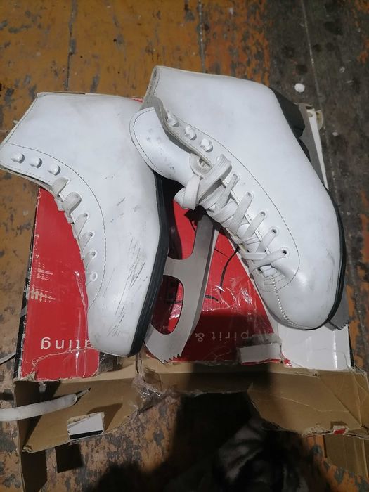 Продам коньки  для катания