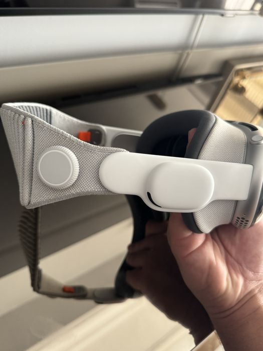 Apple Vision Pro - Като Чисто Нов