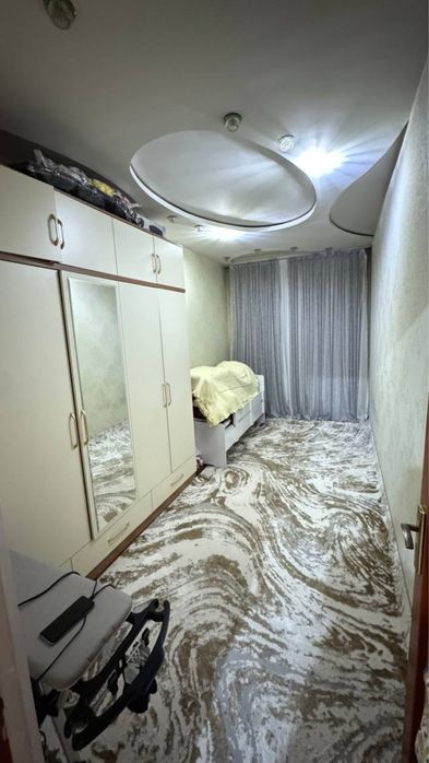 Ялангач Продается квартира 2/4/4 балкон 1.5х3