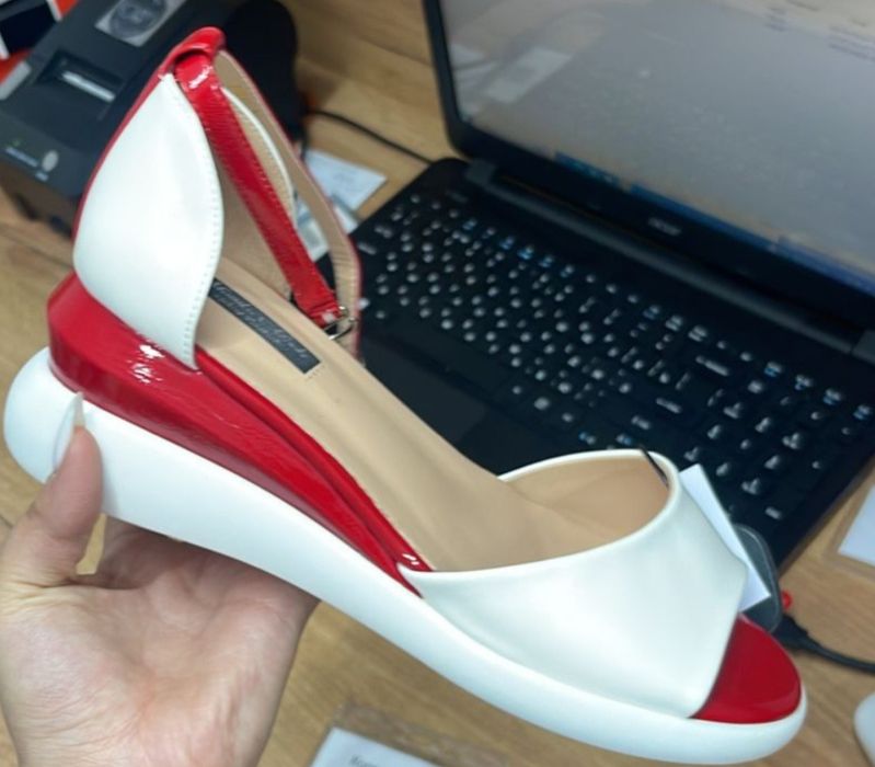 Продам Босоножки