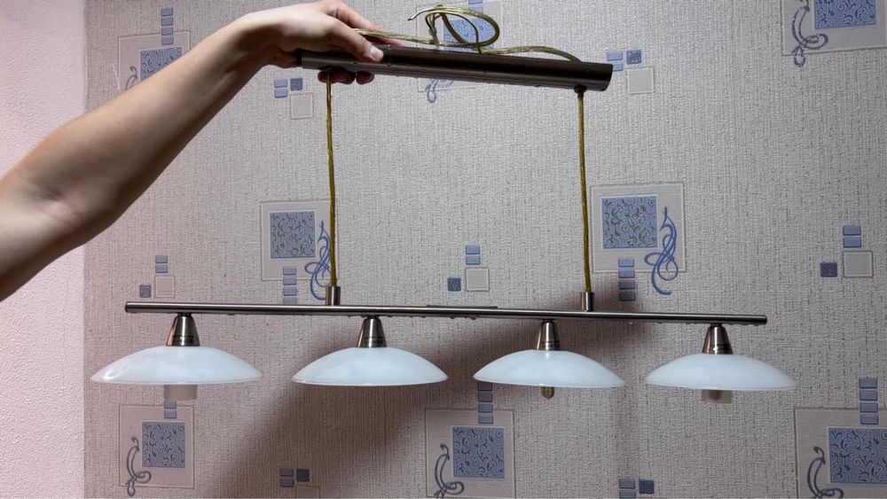 продам люстру и тв тумбу