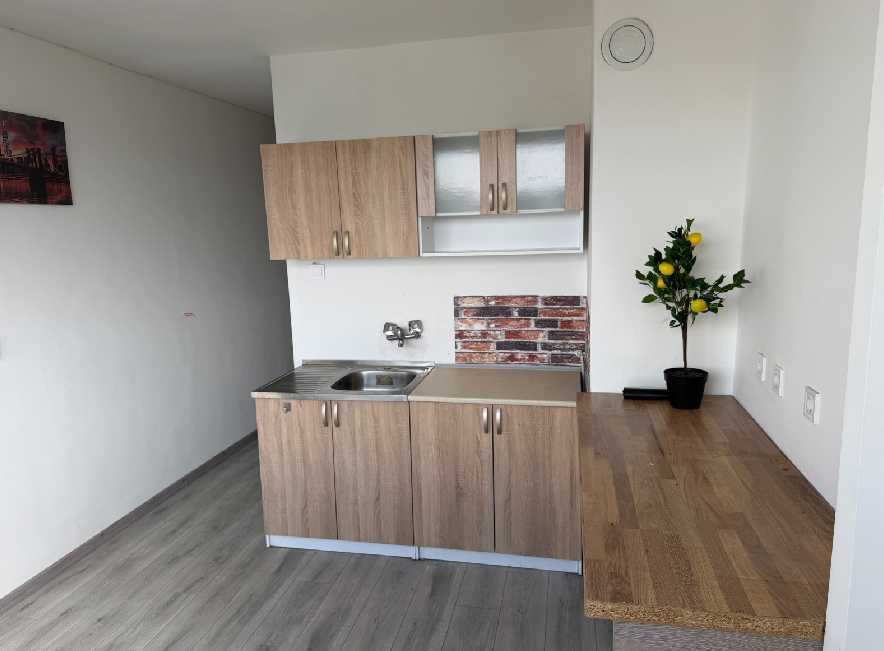 Двустаен имот в кв.Люлин 6