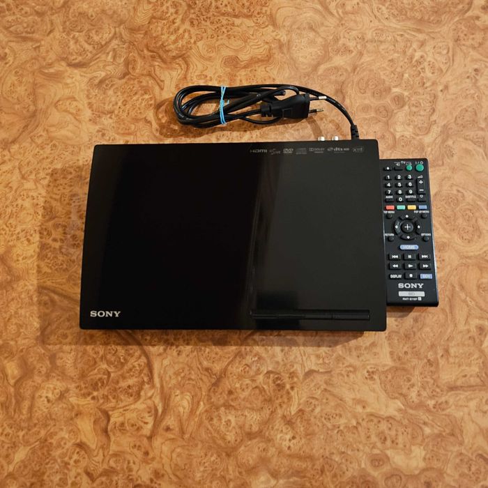 Sony BDP-S185 с дистанционно и HDMI кабел Blu Ray Блу Рей PlayStation