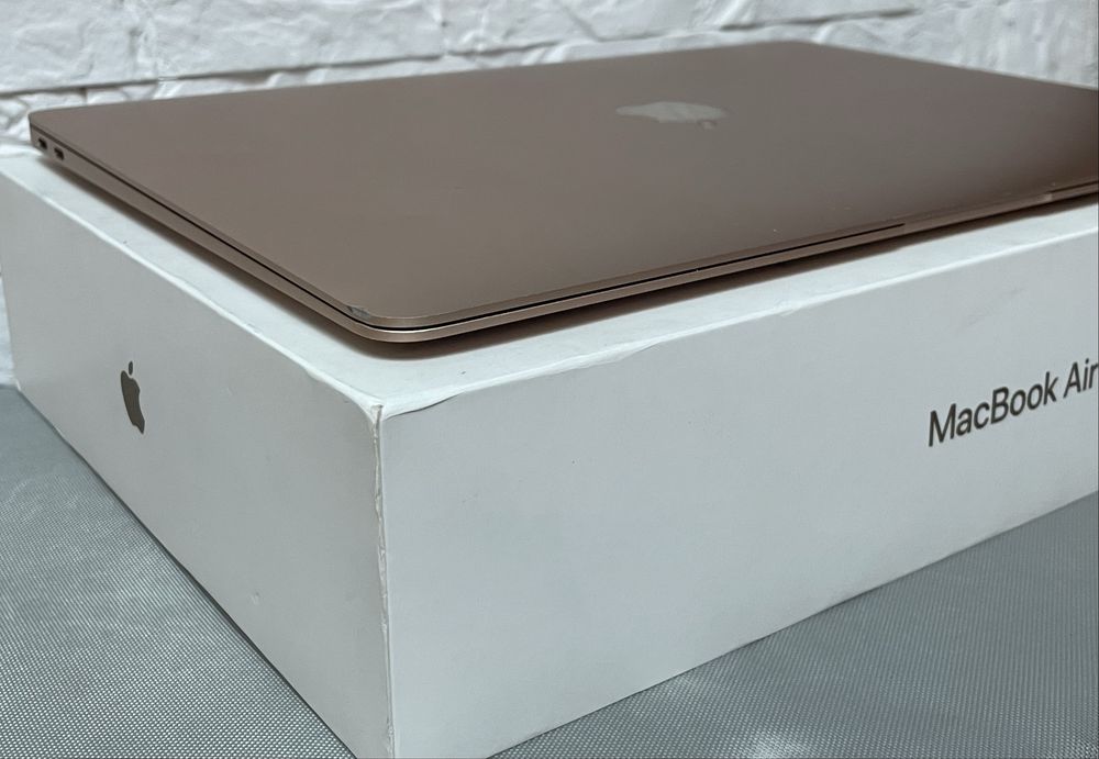 MacBook Air 13, 2019, Gold, отличное состояние.