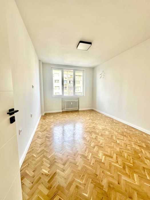 Продава се Четиристаен апартамент в София, Банишора - 90 кв.м за 1757 €/кв.м - Снимка #15