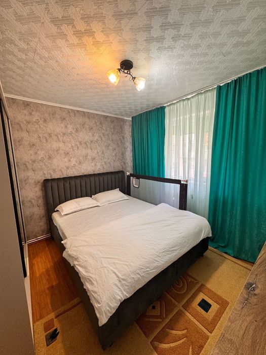 Vând apartament în Filiași etajul 1
Suprafața utilă 37,10 totală 40,67